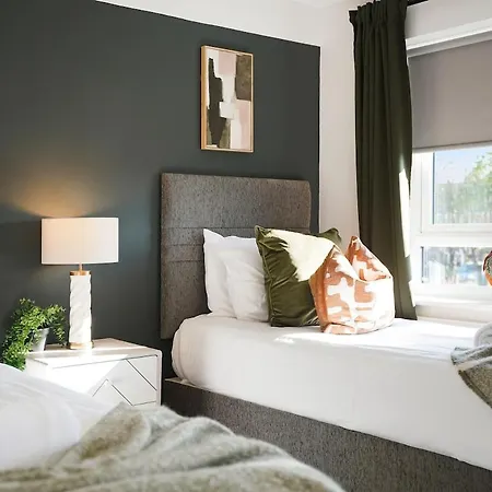 Modern Coastal Minutes From Holiday home *