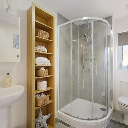 Modern Coastal Minutes From Holiday home