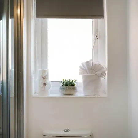 Modern Coastal Minutes From Holiday home *