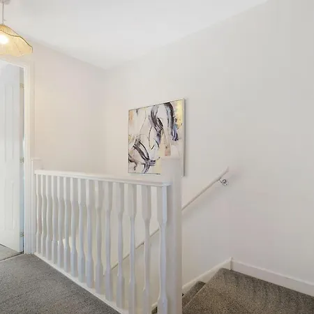 Modern Coastal Minutes From Holiday home *